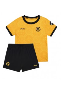 Fotbalové Dres Wolves Dětské Domácí Oblečení 2025-26 Krátký Rukáv (+ trenýrky)